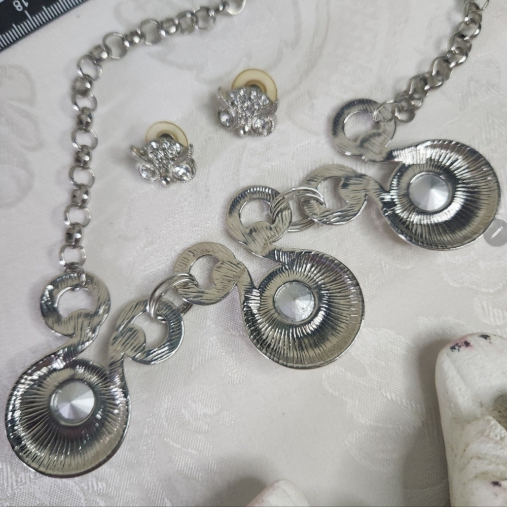 Silvertone Necklace and Earrings Set Owls Choker 24 Inch - Picture 8 of 8